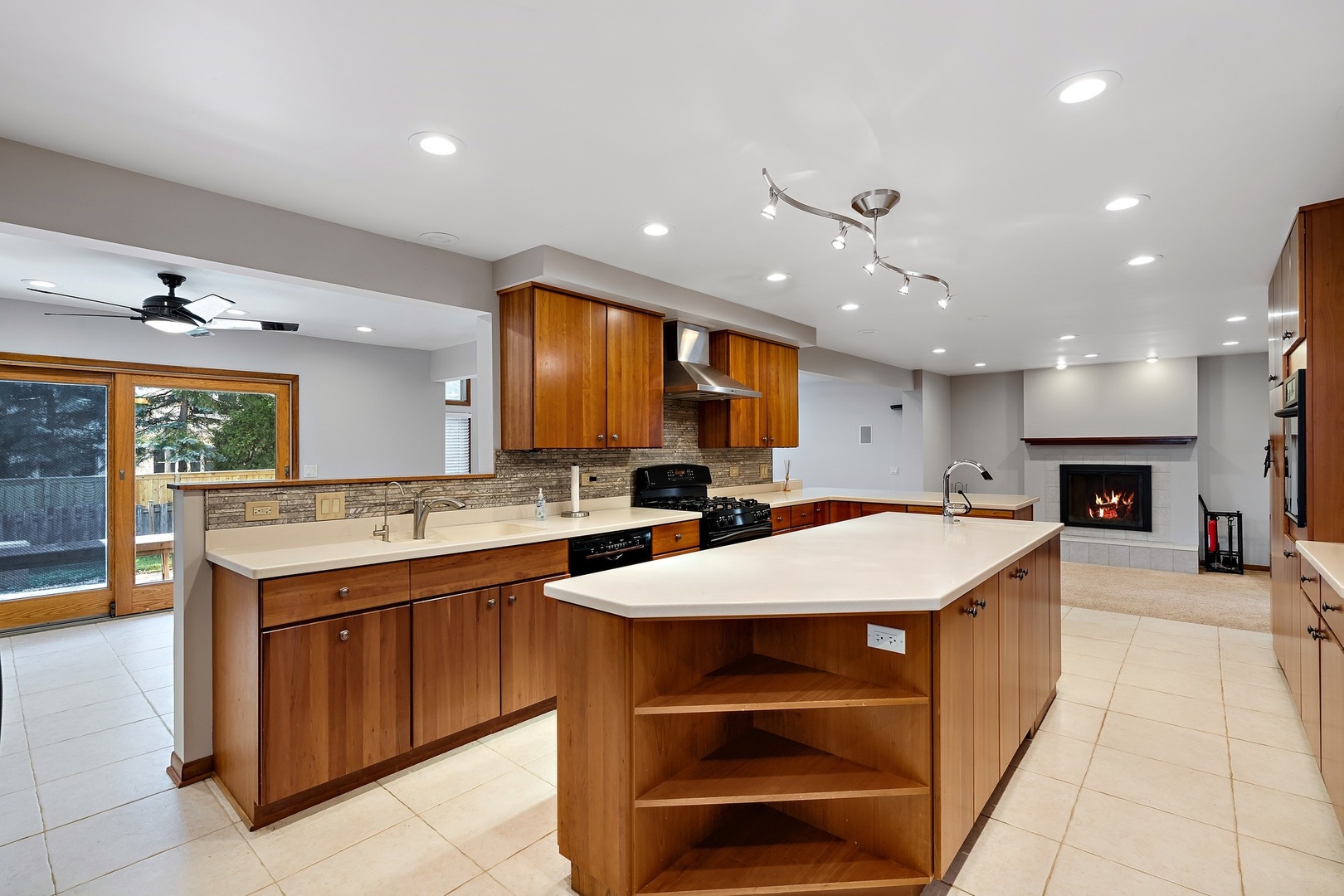 402 Elm Street Deerfield, IL 60015 - Photo 8 of 35