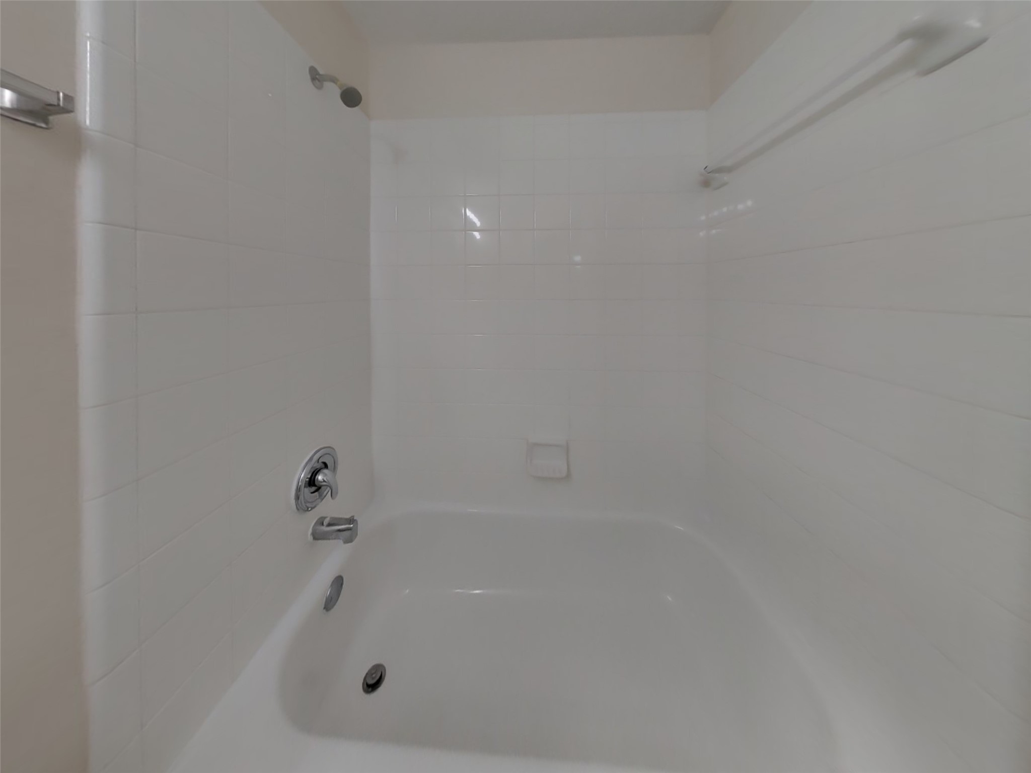 2906 Crescent Bend Road Spring, TX 77388 - Photo 16 of 18 a close up of a bathtub