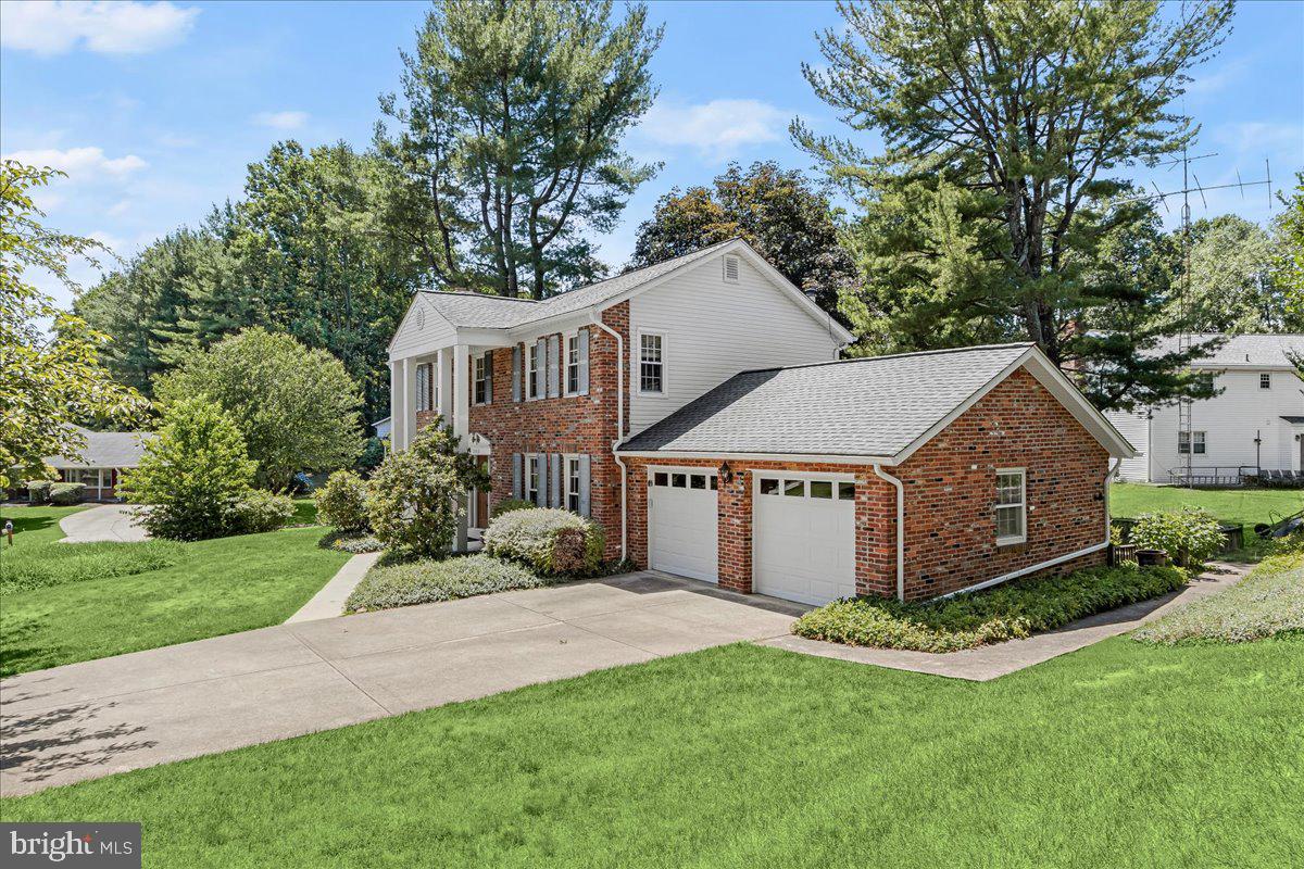 2053 Kings House Road Silver Spring, MD 20905 - Photo 2 of 33