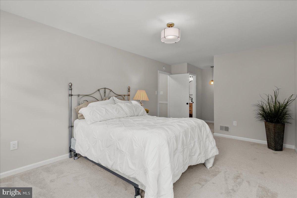 2053 Kings House Road Silver Spring, MD 20905 - Photo 21 of 33 Primary Bedroom