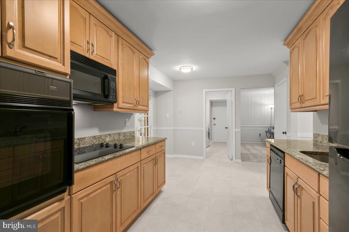 2053 Kings House Road Silver Spring, MD 20905 - Photo 9 of 33 Kitchen