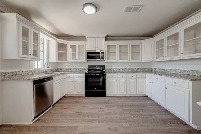 $1,950 | 5831 Annunciation Street, Houston, TX 77016