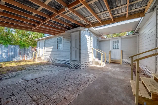 $1,950 | 5831 Annunciation Street, Houston, TX 77016