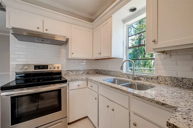 $1,950 | 5831 Annunciation Street, Houston, TX 77016