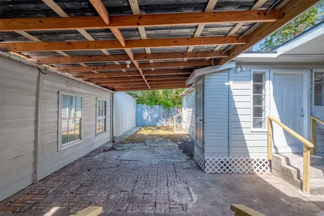 $1,950 | 5831 Annunciation Street, Houston, TX 77016