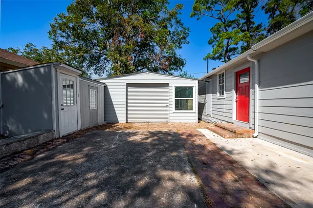 $1,950 | 5831 Annunciation Street, Houston, TX 77016