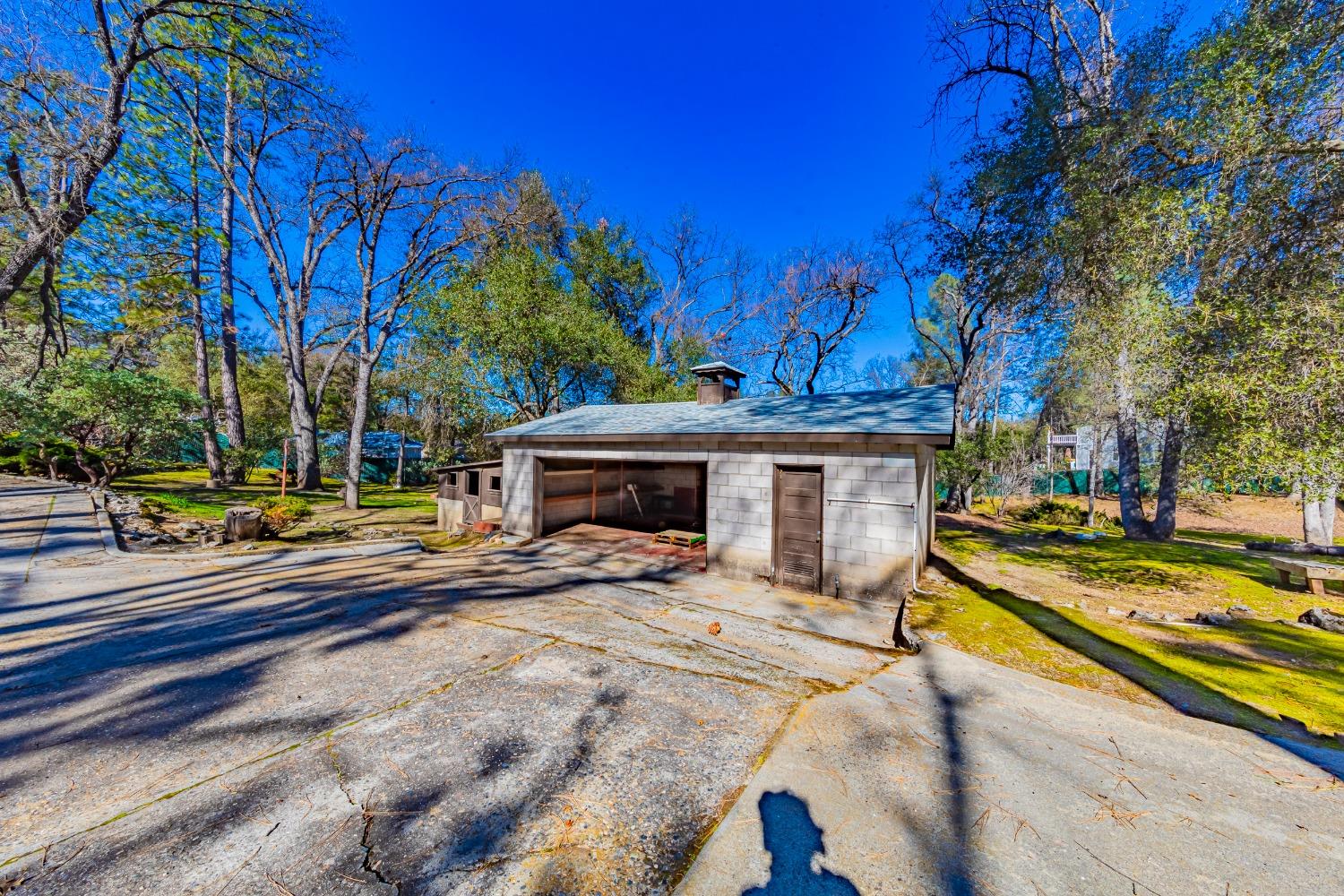 48895 Rock Point Road Oakhurst, CA 93644 - Photo 47 of 69 Gallery Image 47