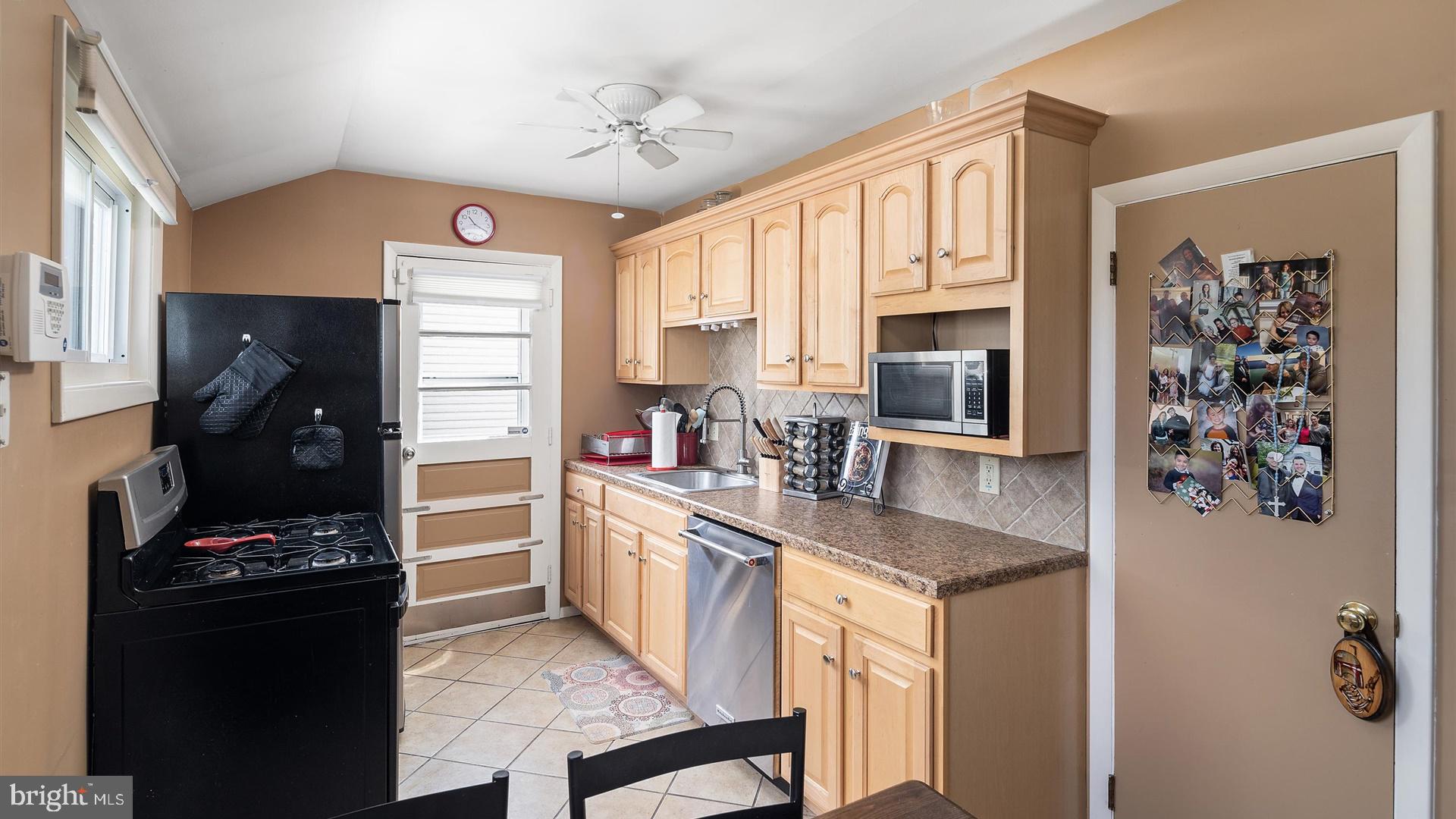 35 Coleridge Avenue Hamilton, NJ 08620 - Photo 9 of 25 Gallery Image 9