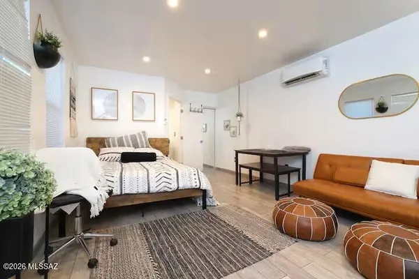 $990 | 2039 East 8th Street, Unit B, Tucson, AZ 85719