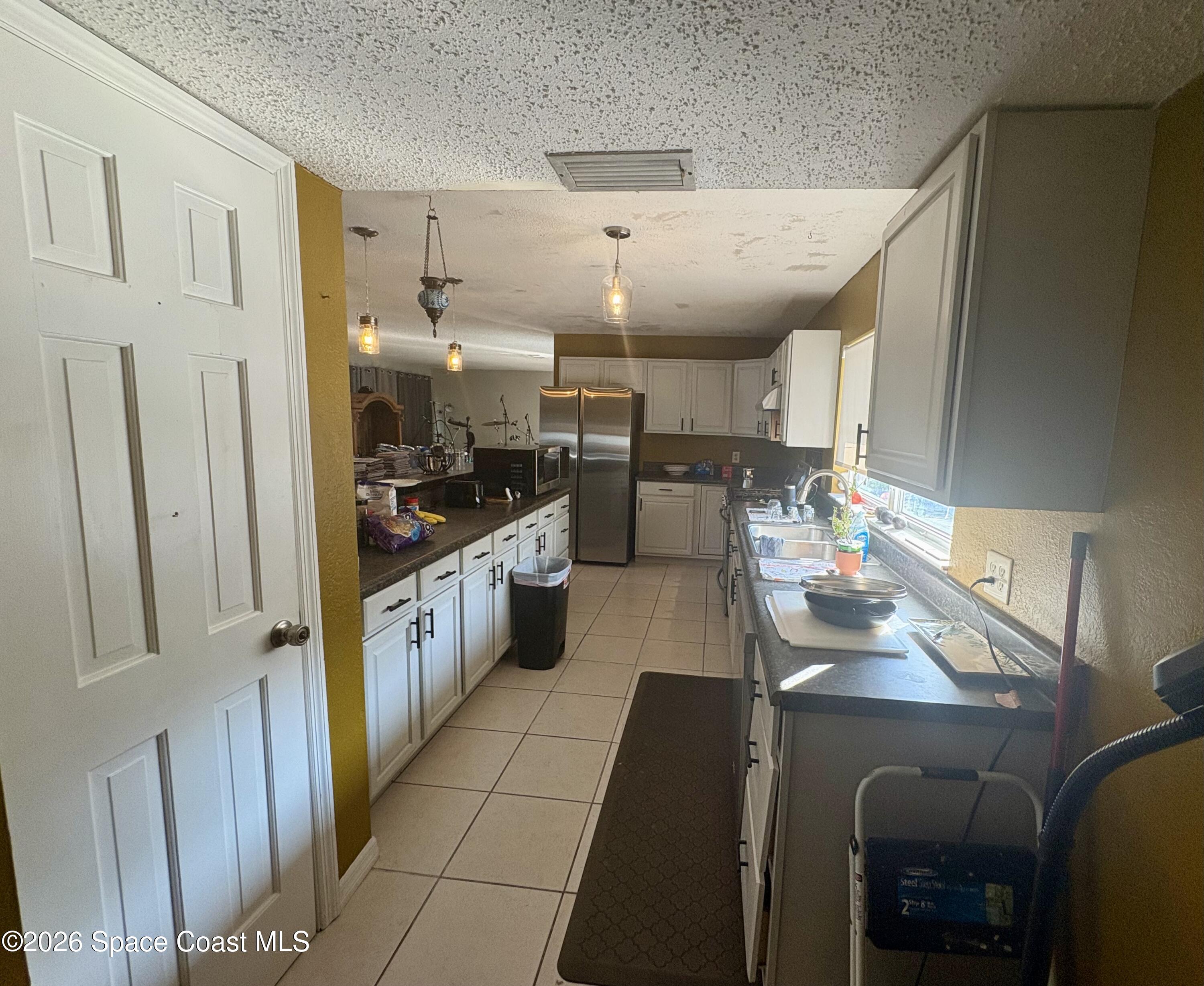 110 Lagoon Avenue Melbourne, FL 32901 - Photo 13 of 16 Kitchen