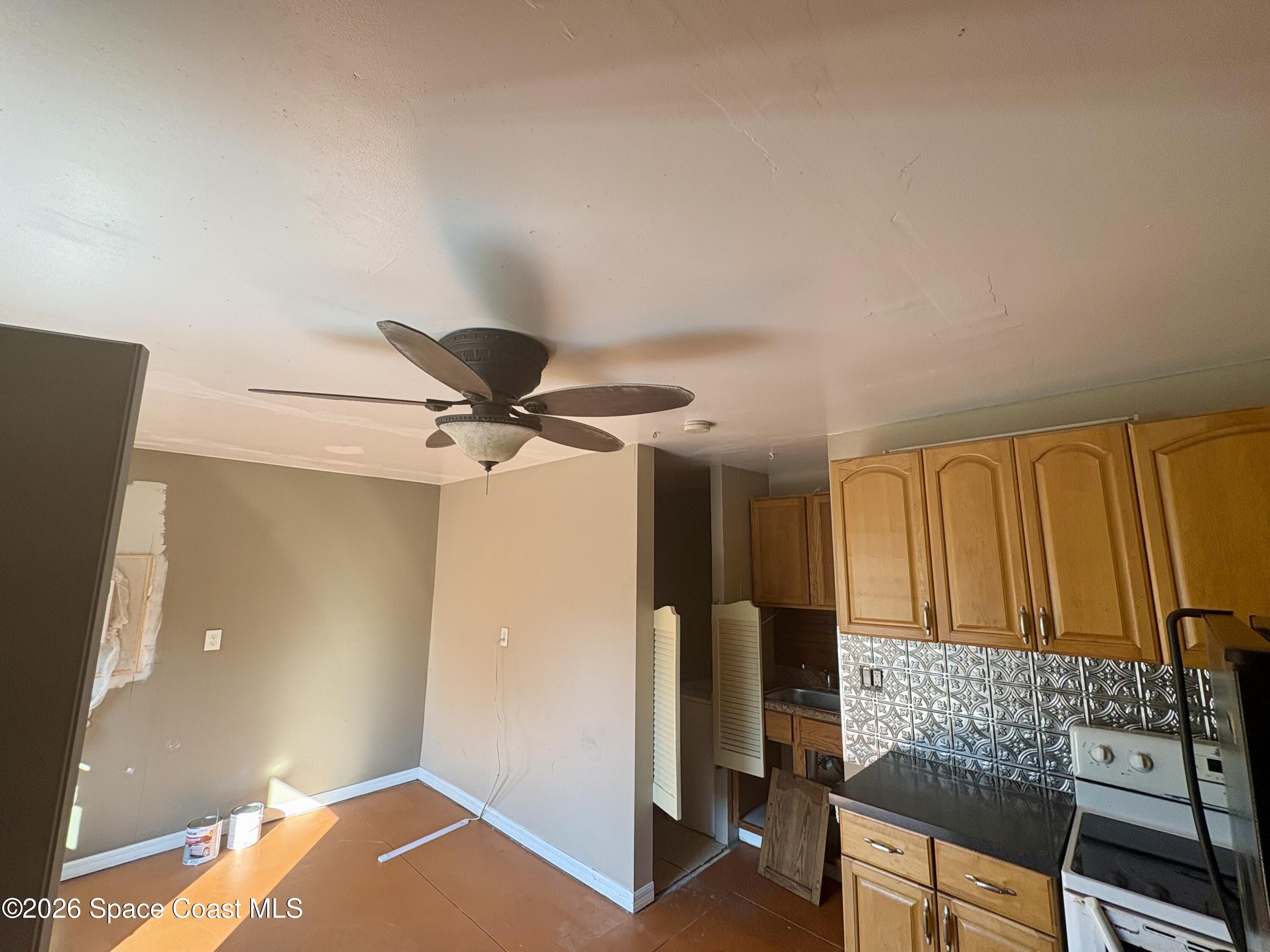 110 Lagoon Avenue Melbourne, FL 32901 - Photo 8 of 16 Guest Suite