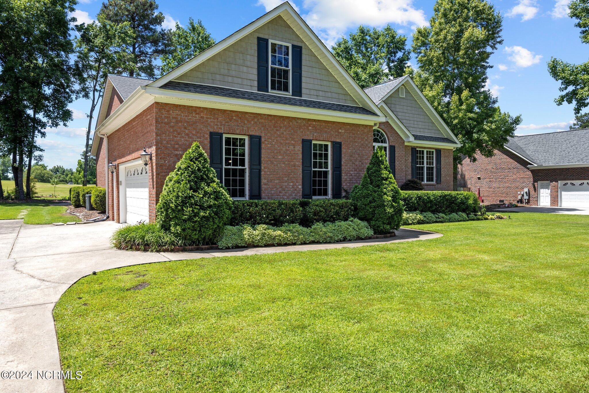 121 Emmen Road New Bern, NC 28562 - Photo 3 of 62 3-web-or-mls-470A0855