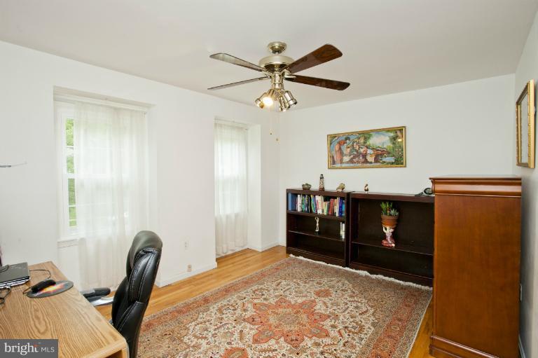 306 Summit Hall Road Gaithersburg, MD 20877 - Photo 5 of 29 Bedroom