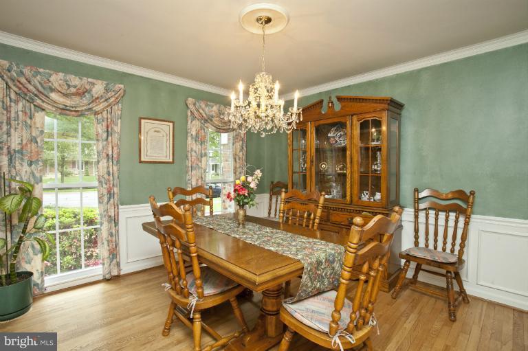 306 Summit Hall Road Gaithersburg, MD 20877 - Photo 7 of 29 Dining Room
