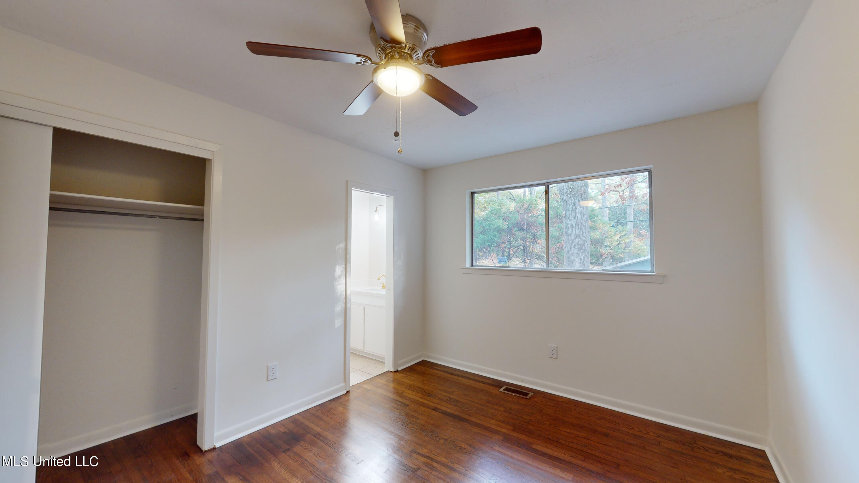2203 Southwood Road Jackson, MS 39211 - Photo 11 of 18 2203-Southwood-11272023_191445
