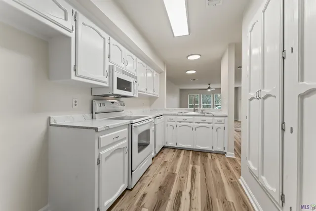 $195,000 | 5203 Sleepy Hollow Drive, Unit 5203, Baton Rouge, LA 70817