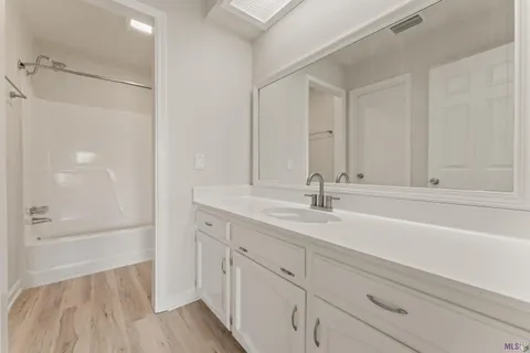 $195,000 | 5203 Sleepy Hollow Drive, Unit 5203, Baton Rouge, LA 70817