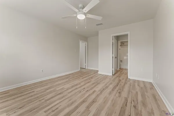 $195,000 | 5203 Sleepy Hollow Drive, Unit 5203, Baton Rouge, LA 70817