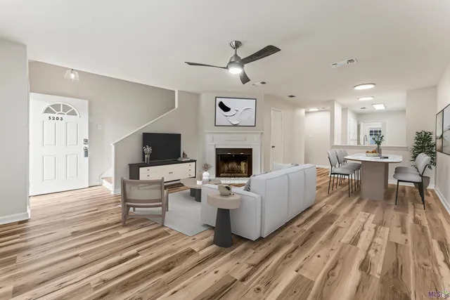 $195,000 | 5203 Sleepy Hollow Drive, Unit 5203, Baton Rouge, LA 70817