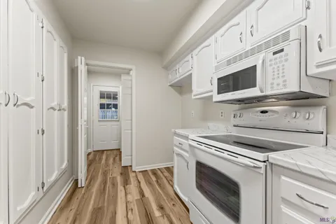 $195,000 | 5203 Sleepy Hollow Drive, Unit 5203, Baton Rouge, LA 70817