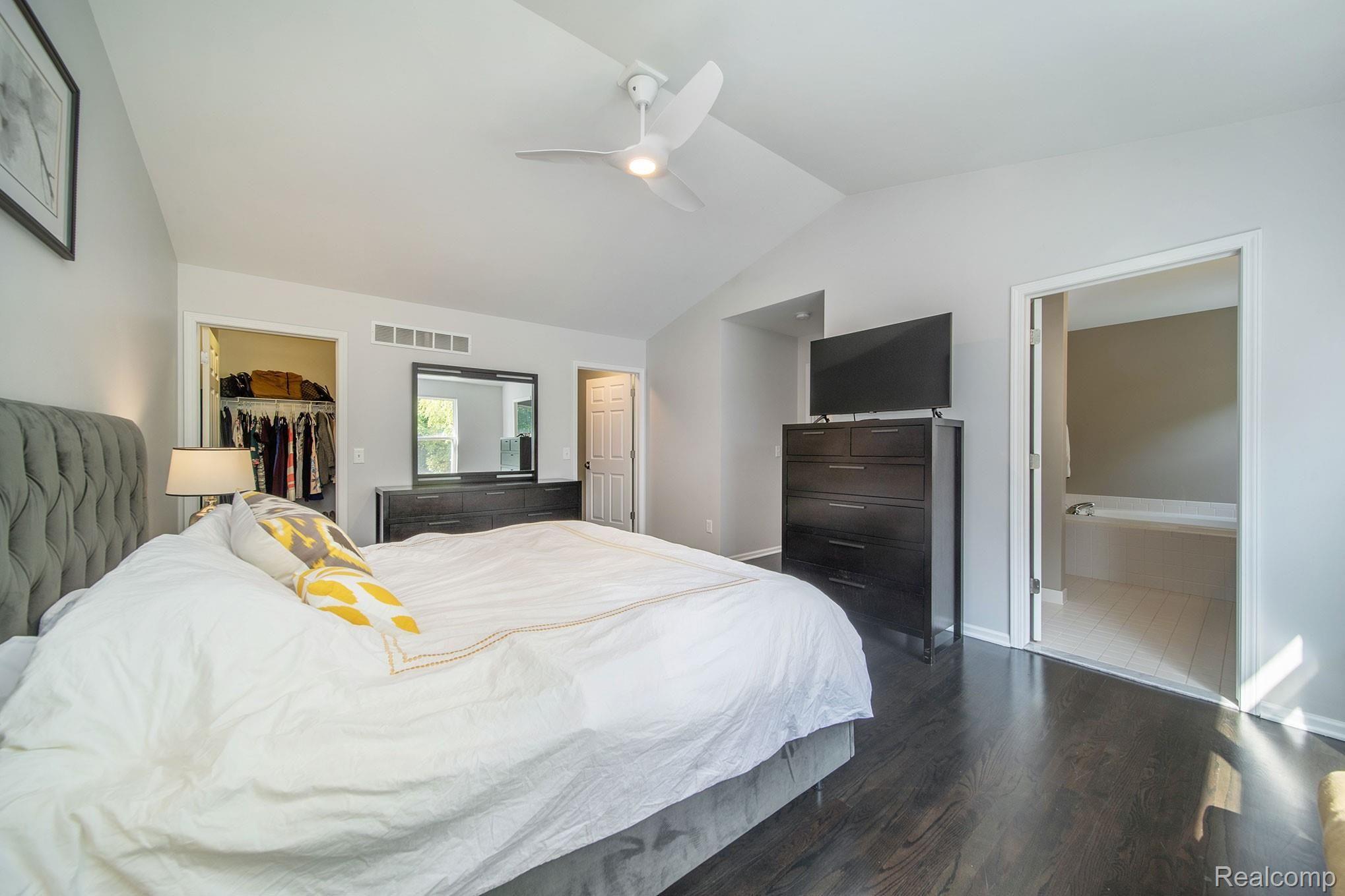2745 Long Meadow Lane Rochester, MI 48307 - Photo 26 of 38 26.jpg