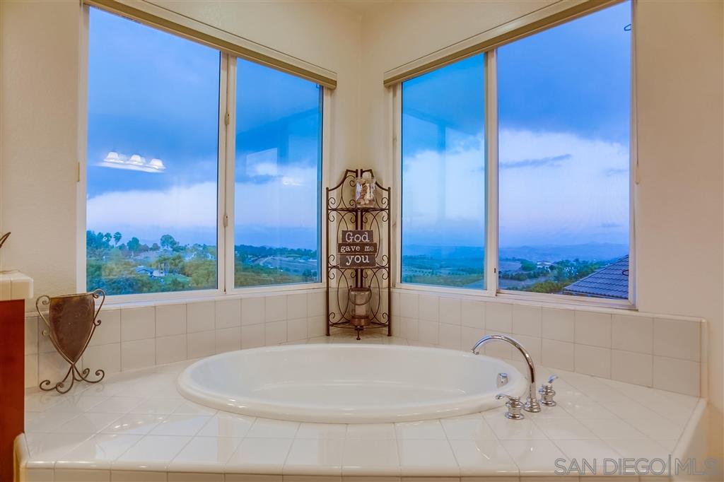 5006 Hill Ranch Drive Fallbrook, CA 92028 - Photo 13 of 25