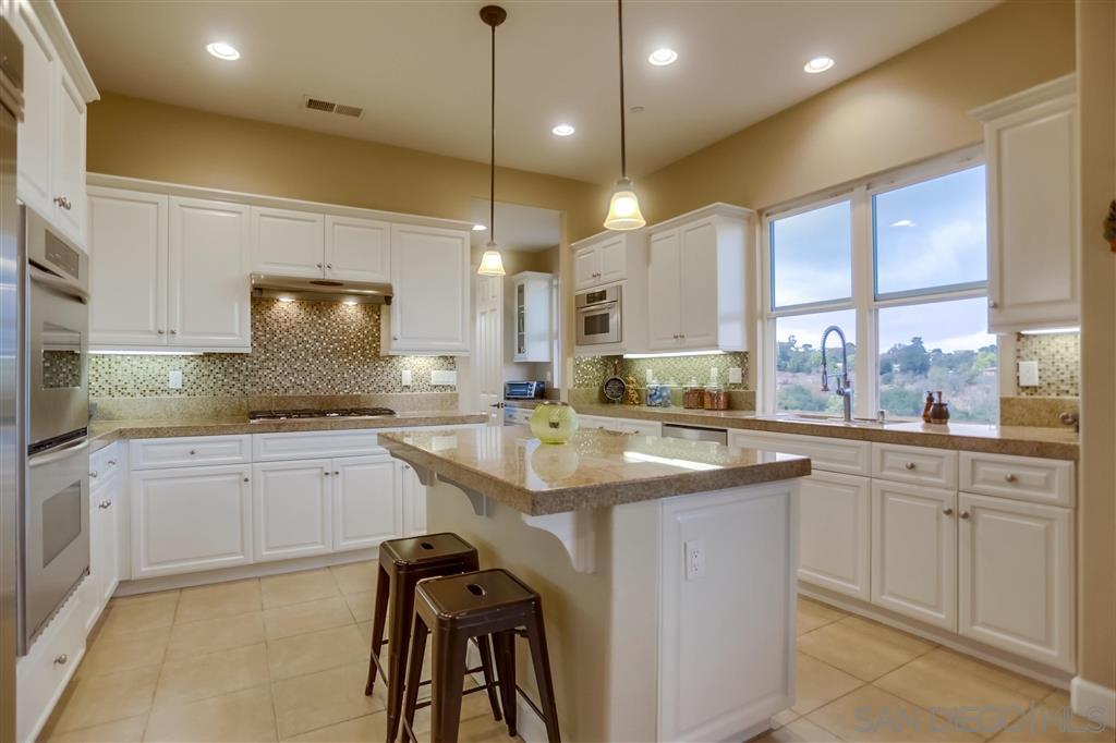 5006 Hill Ranch Drive Fallbrook, CA 92028 - Photo 5 of 25