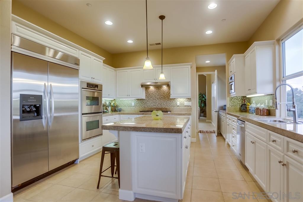 5006 Hill Ranch Drive Fallbrook, CA 92028 - Photo 6 of 25