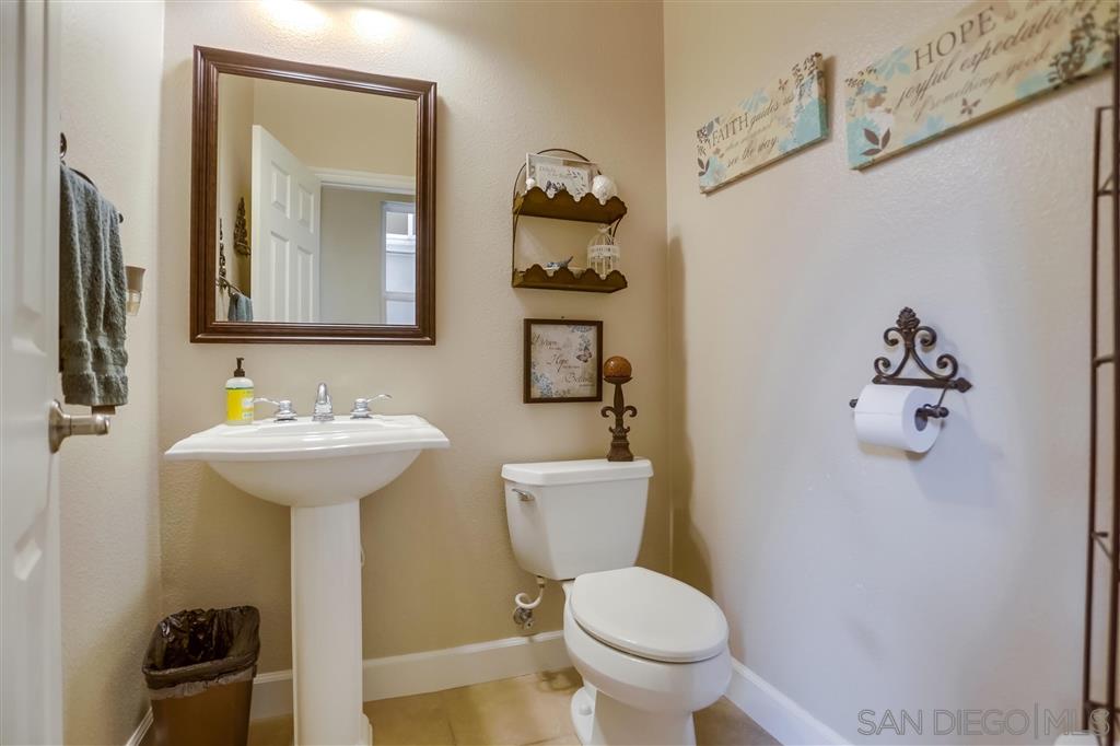 5006 Hill Ranch Drive Fallbrook, CA 92028 - Photo 8 of 25