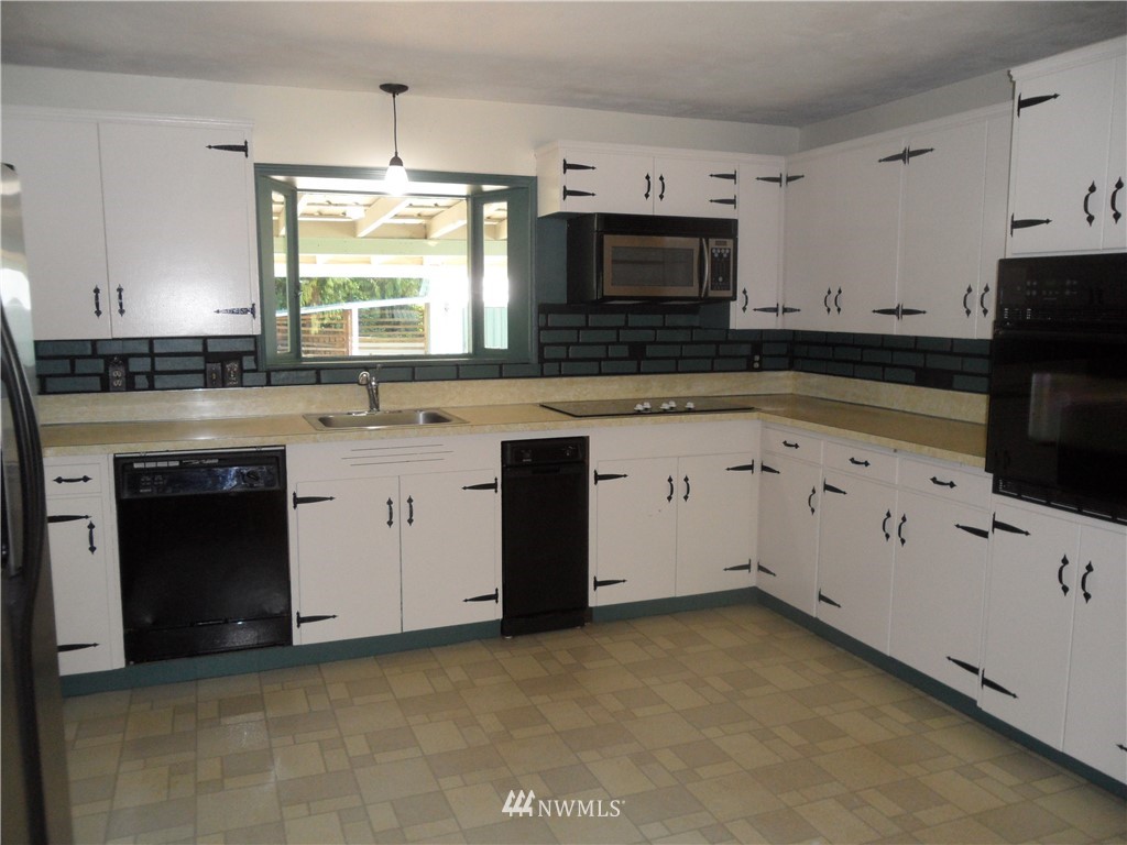 1057 Ocean Beach Road Hoquiam, WA 98550 - Photo 8 of 25 Gallery Image 8