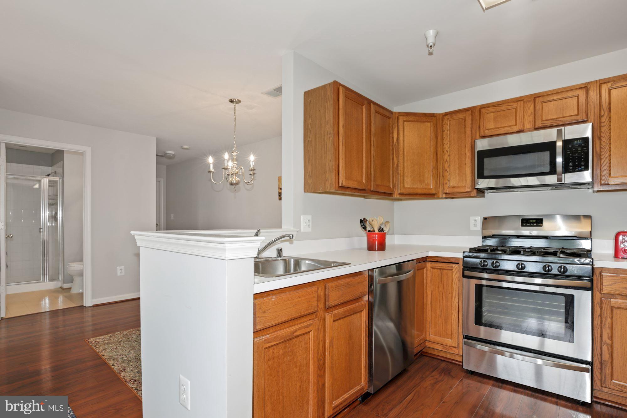 521 Constellation Square Southeast, Unit J Leesburg, VA 20175 - Photo 11 of 40