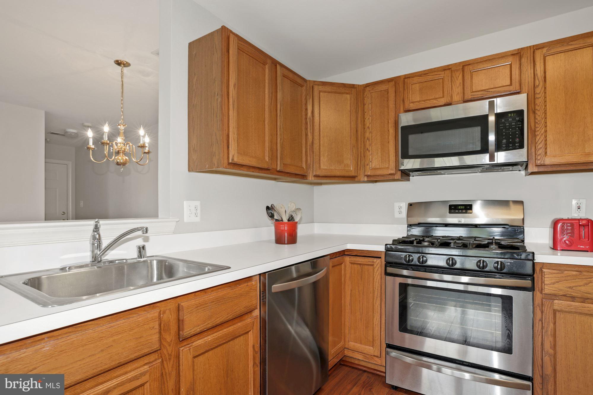 521 Constellation Square Southeast, Unit J Leesburg, VA 20175 - Photo 12 of 40