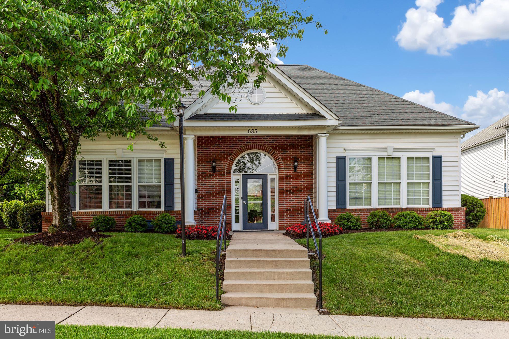 521 Constellation Square Southeast, Unit J Leesburg, VA 20175 - Photo 2 of 40