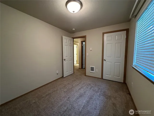 $2,200 | 231 East Shetland Road, Shelton, WA 98584