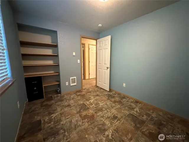 $2,200 | 231 East Shetland Road, Shelton, WA 98584