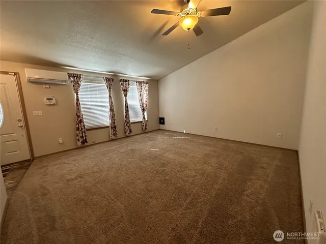 $2,200 | 231 East Shetland Road, Shelton, WA 98584