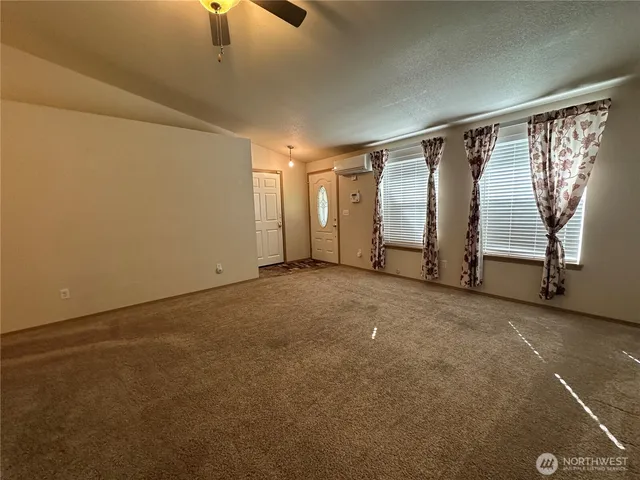 $2,200 | 231 East Shetland Road, Shelton, WA 98584