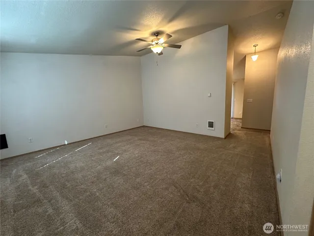 $2,200 | 231 East Shetland Road, Shelton, WA 98584