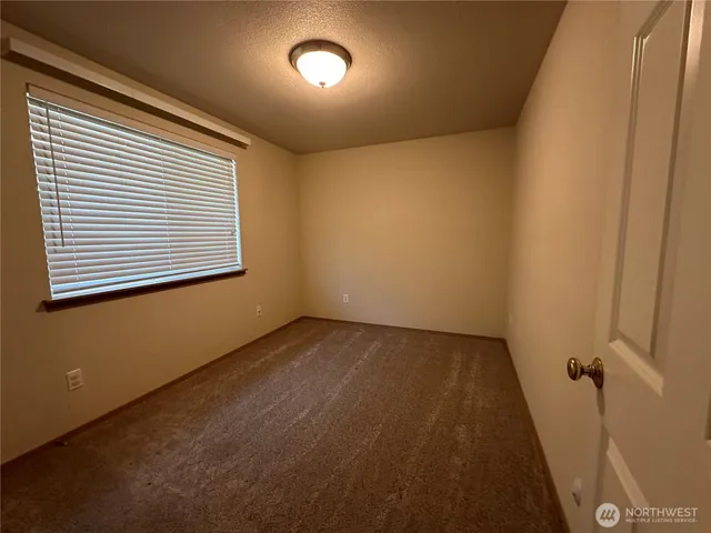 $2,200 | 231 East Shetland Road, Shelton, WA 98584