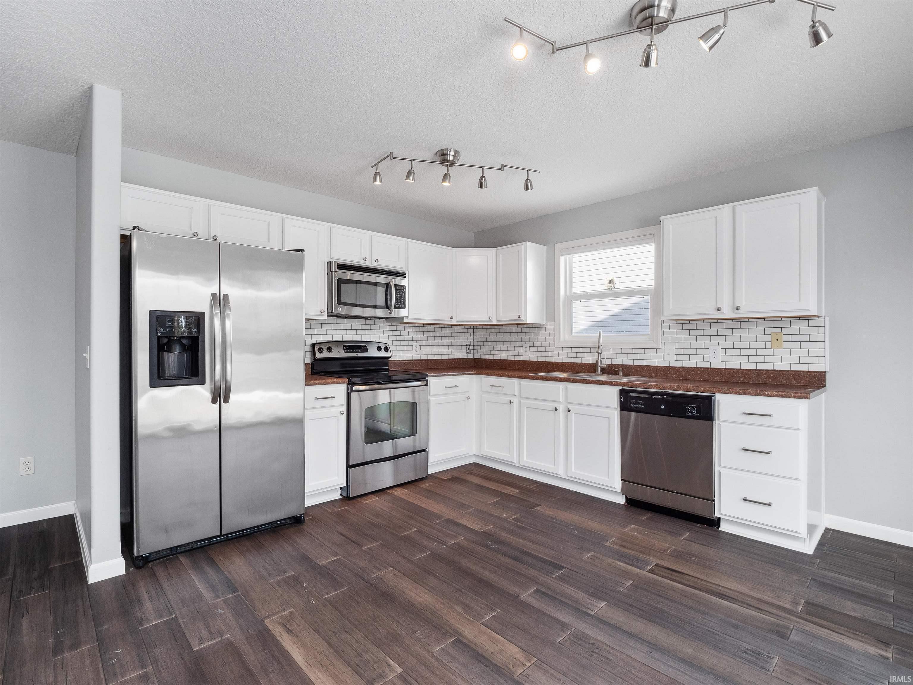 12326 Hummingbird Cove Fort Wayne, IN 46845 - Photo 12 of 25