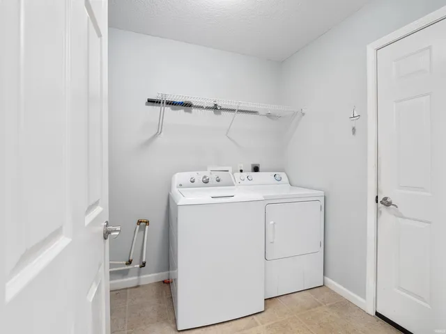 $255,000 | 12326 Hummingbird Cove, Fort Wayne, IN 46845