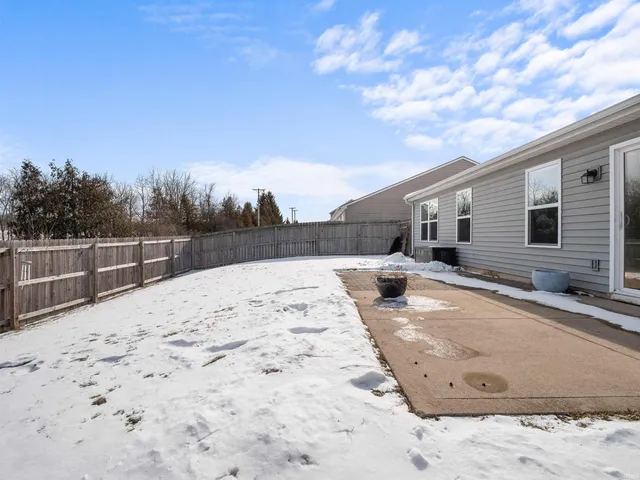 $255,000 | 12326 Hummingbird Cove, Fort Wayne, IN 46845