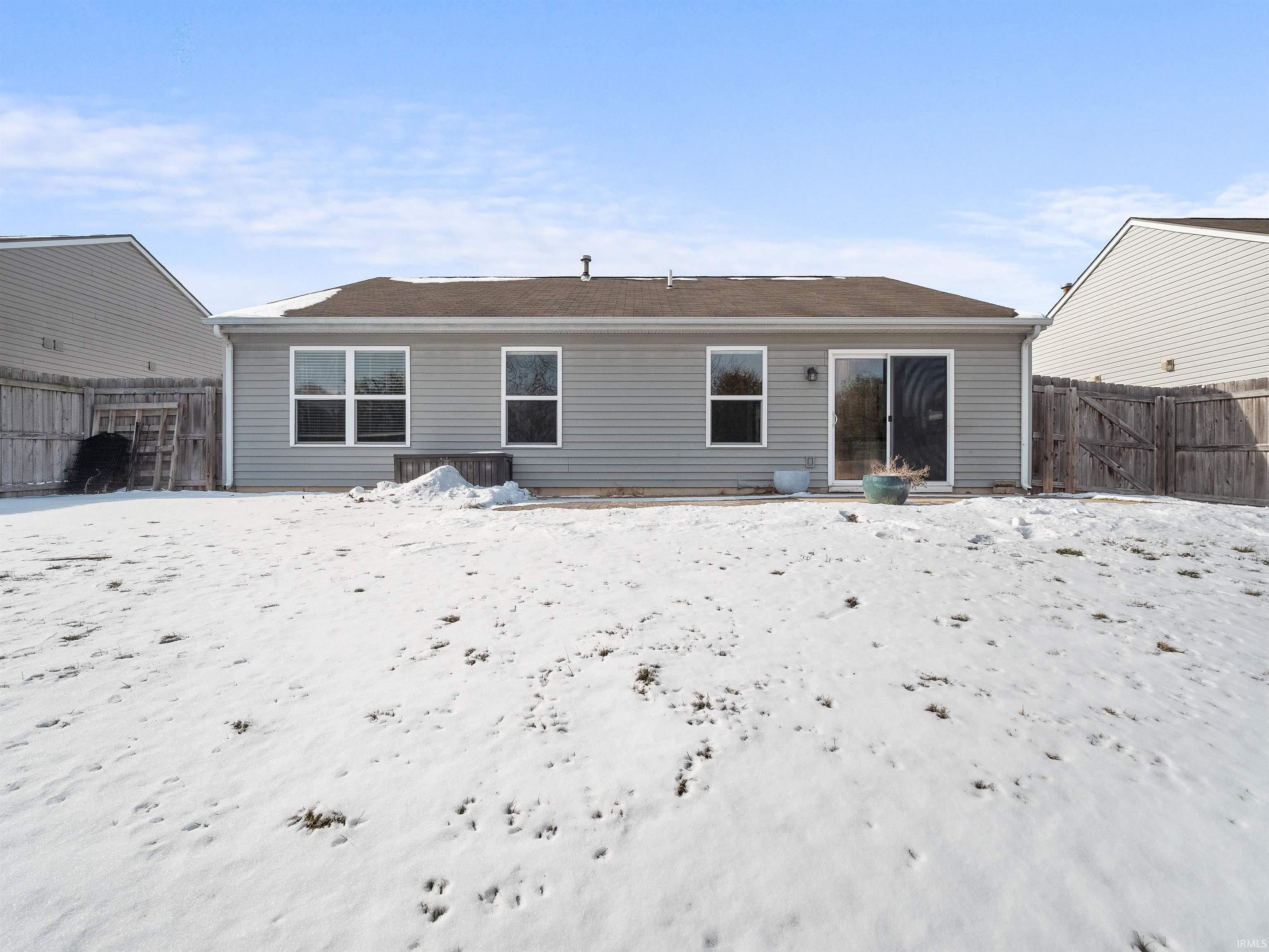 12326 Hummingbird Cove Fort Wayne, IN 46845 - Photo 5 of 25