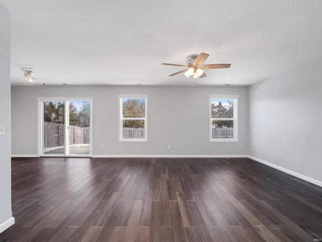 $255,000 | 12326 Hummingbird Cove, Fort Wayne, IN 46845