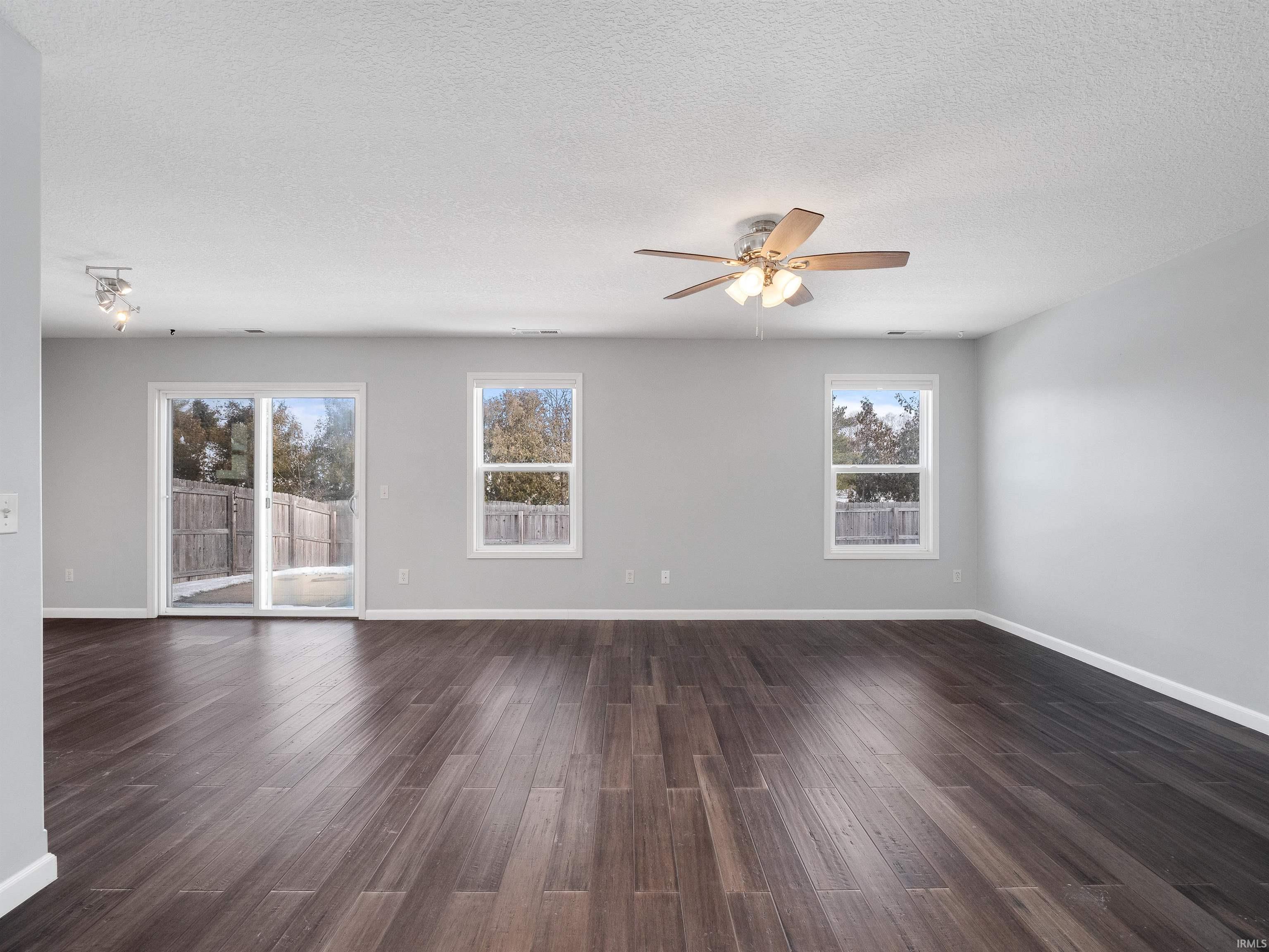 12326 Hummingbird Cove Fort Wayne, IN 46845 - Photo 10 of 25