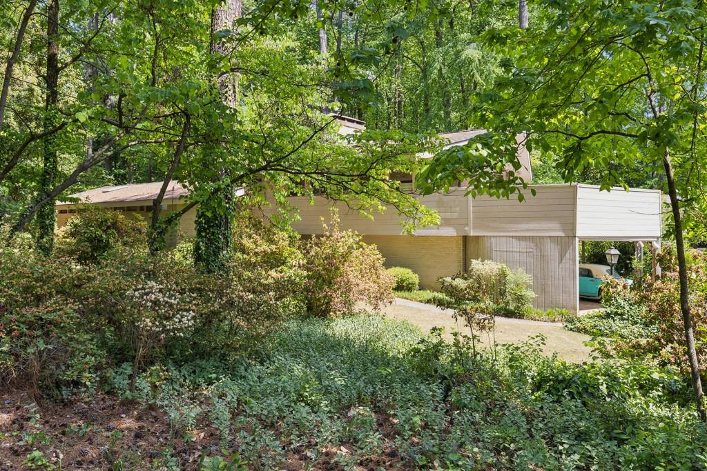 2001 Castleway Lane Northeast Atlanta, GA 30345 - Photo 2 of 43