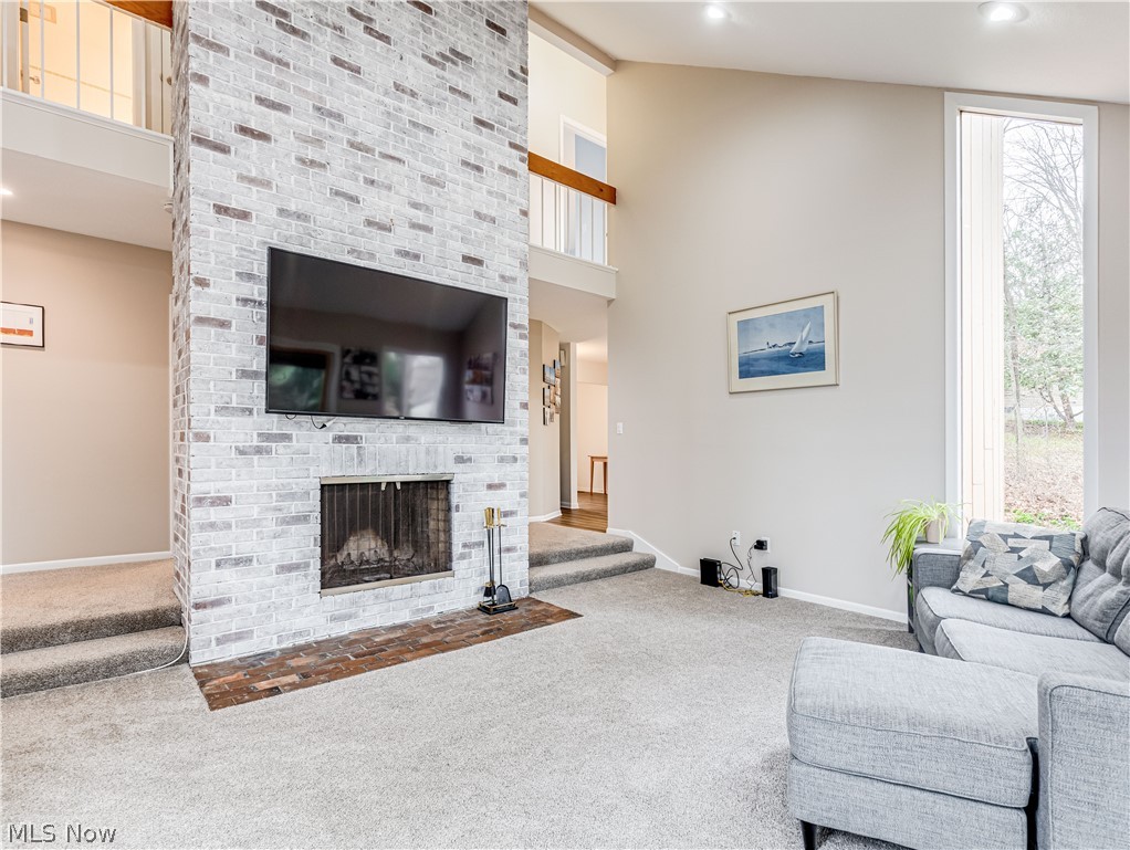 344 Silver Ridge Drive Akron, OH 44321 - Photo 4 of 32 floor to ceiling fireplace