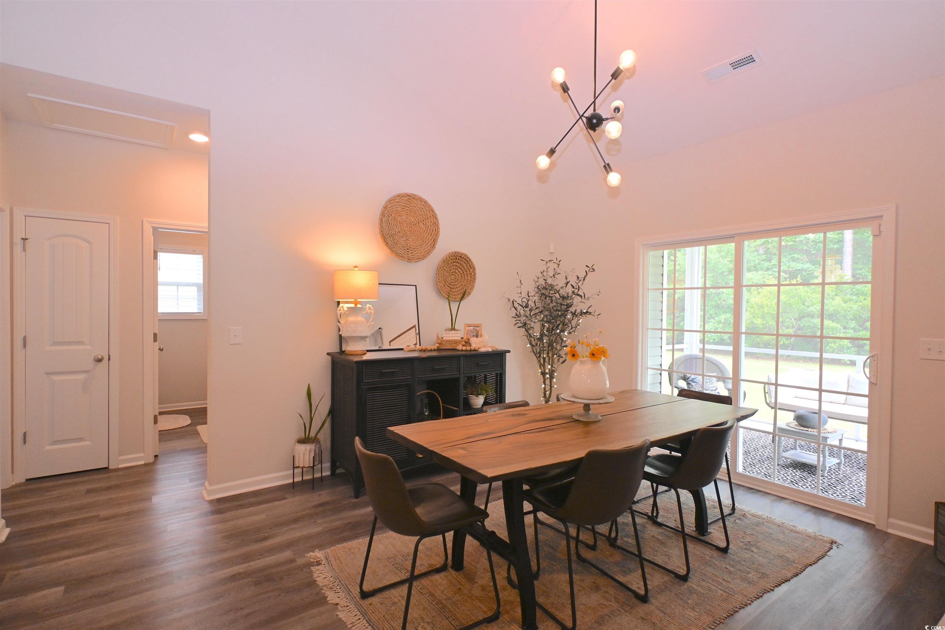 523 Charlton Boulevard Georgetown, SC 29440 - Photo 10 of 33 Dining area