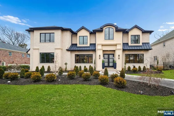 $5,775,000 | 50 Roberts Road, Englewood Cliffs, NJ 07632