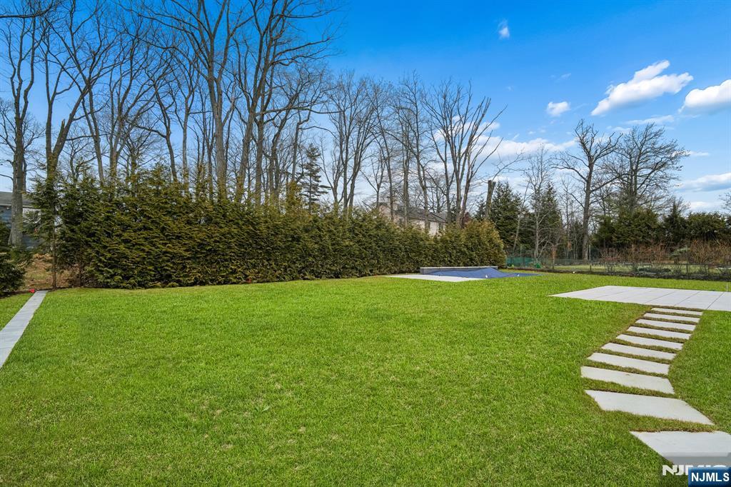 50 Roberts Road Englewood Cliffs, NJ 07632 - Photo 49 of 50 a view of a park